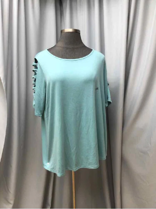 AVENUE SIZE 22/24 Ladies TOP