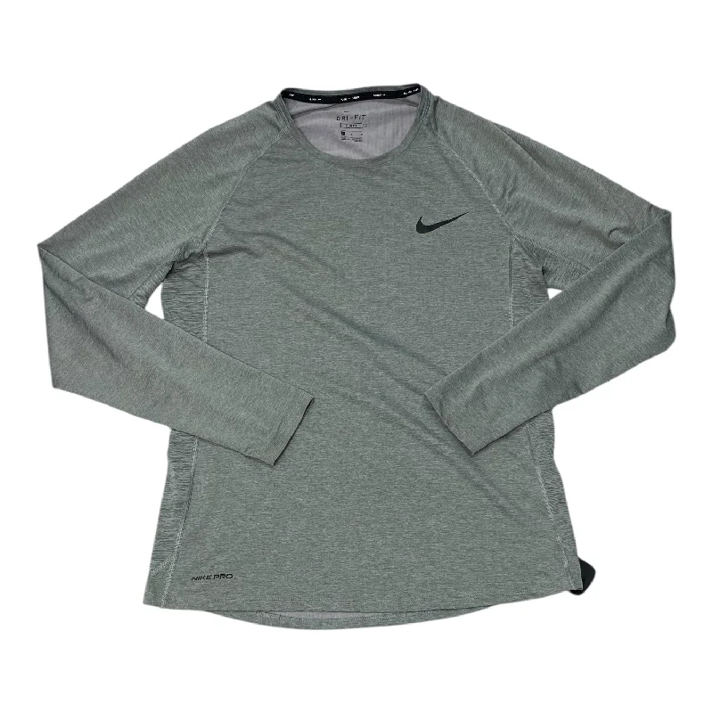 Athletic Top Long Sleeve Crewneck By Nike In Grey, Size: L