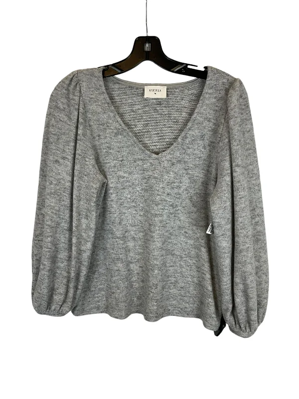 Top Long Sleeve By Everly In Grey, Size: S